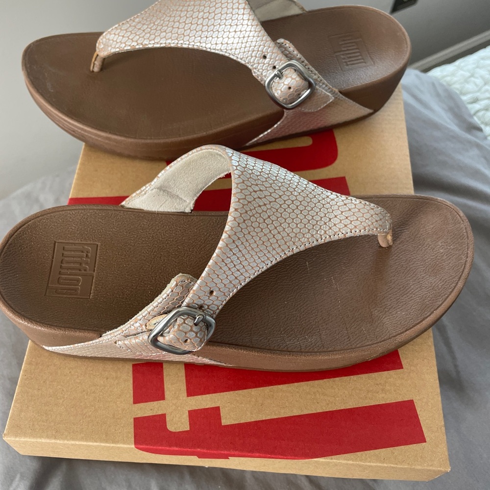 FitFlop Women's Cream and Brown Sandals